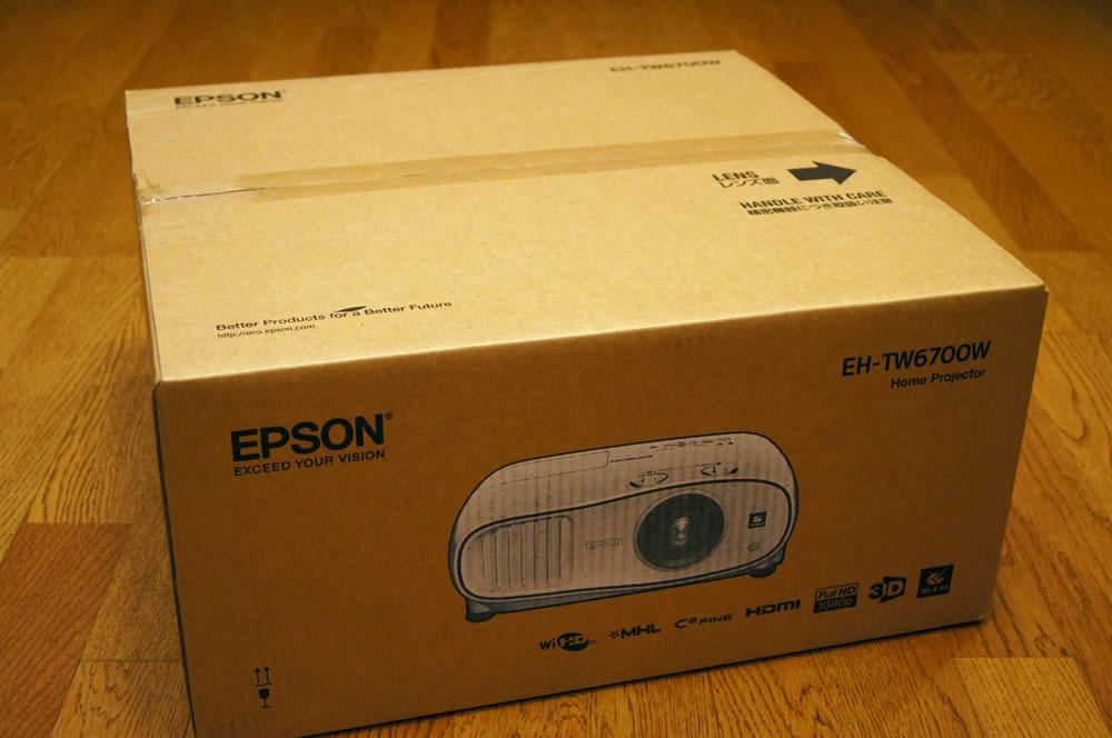 EPSON「EH-TW6700W」の梱包箱