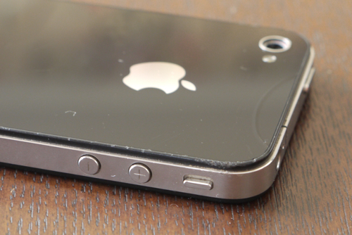 ボリュームの「＋」ボタンが死んだ「iPhone 4」