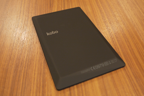 「kobo arc 7HD 32GB」の裏側