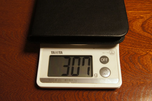 「kobo glo」＋「革製スリープカバー」の重さ、307g