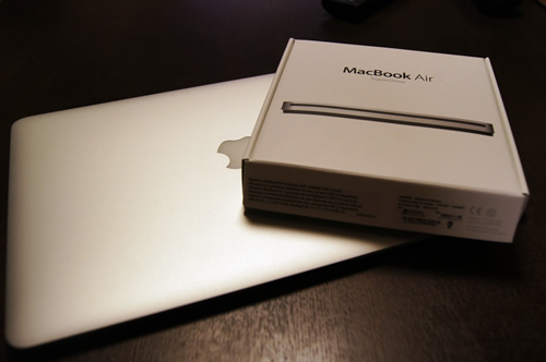 Apple「MacBook Air」と「Apple USB SuperDrive」1