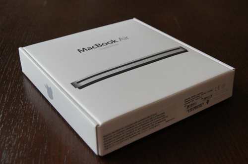 Apple「MacBook Air SuperDrive MC684ZM/A」の箱