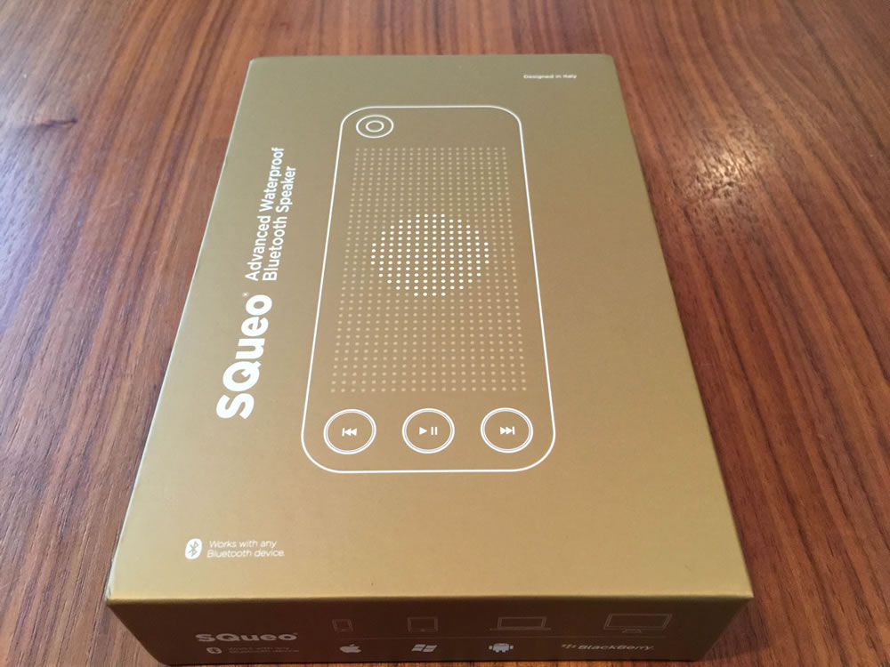 「SQueo : Advanced Waterproof Bluetooth Speaker」の箱